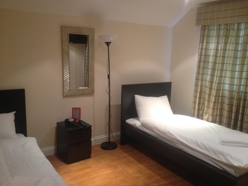 The Greyhound Cottage Chigwell Ngoại thất bức ảnh