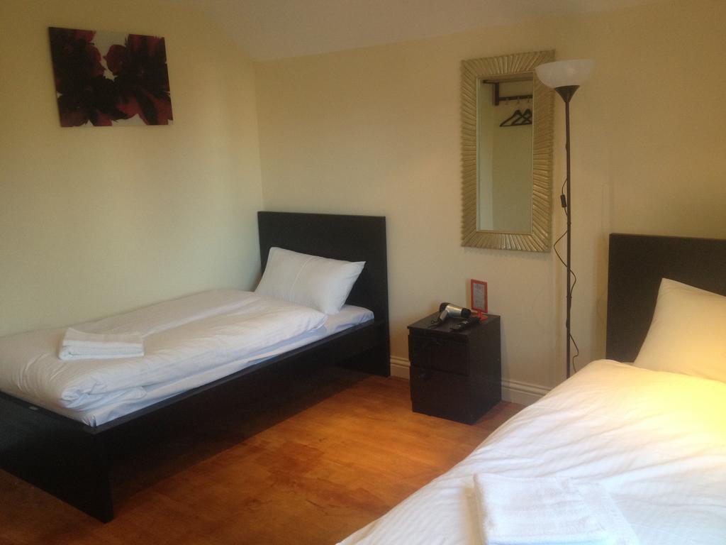 The Greyhound Cottage Chigwell Ngoại thất bức ảnh
