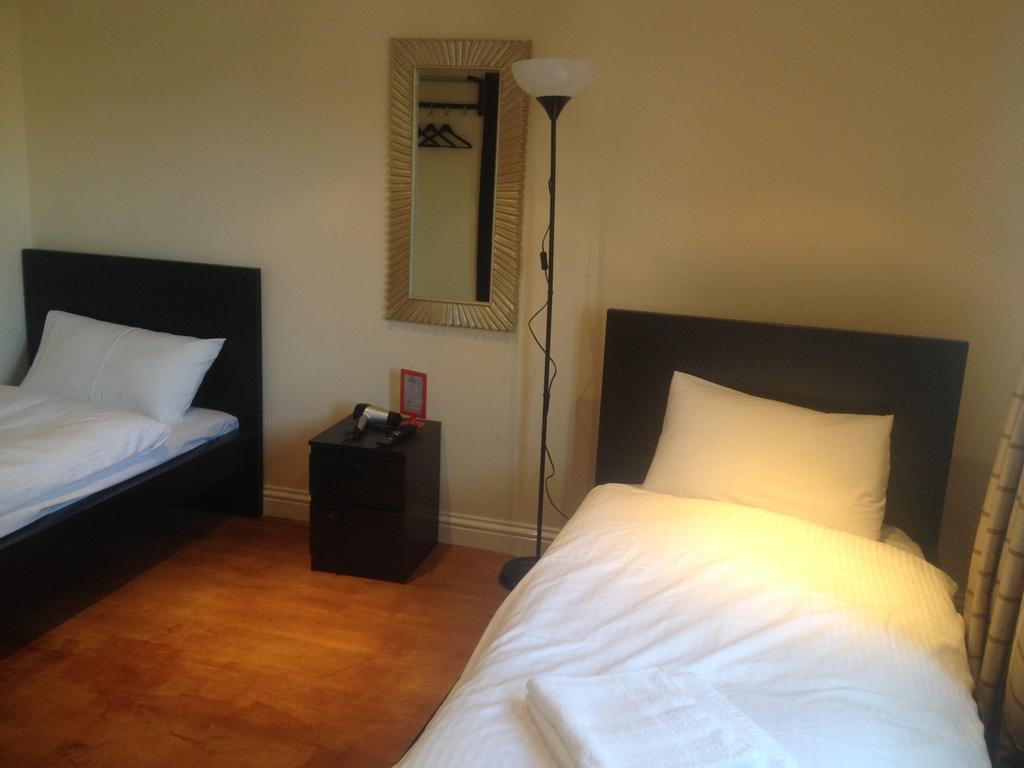 The Greyhound Cottage Chigwell Ngoại thất bức ảnh