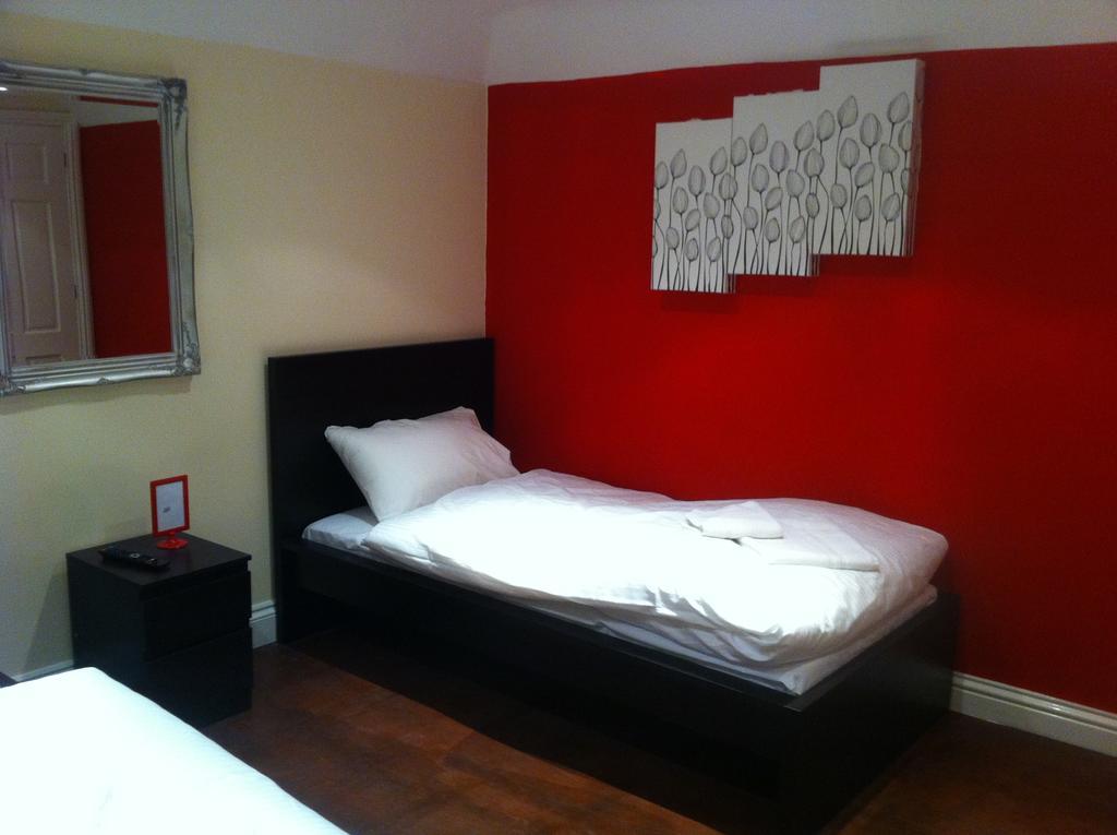 The Greyhound Cottage Chigwell Phòng bức ảnh