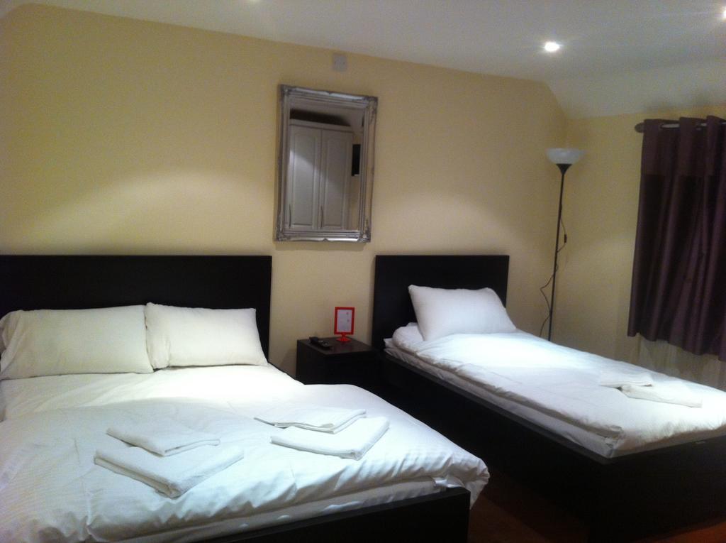 The Greyhound Cottage Chigwell Phòng bức ảnh