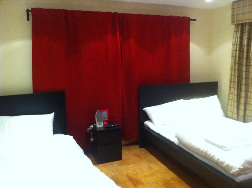 The Greyhound Cottage Chigwell Phòng bức ảnh