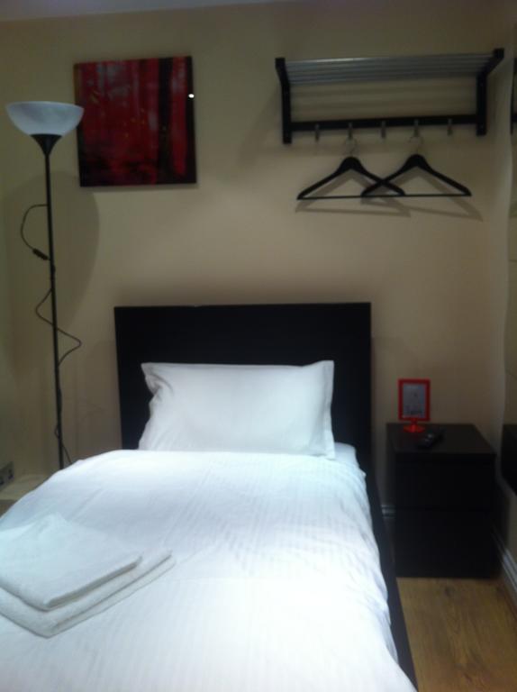 The Greyhound Cottage Chigwell Phòng bức ảnh