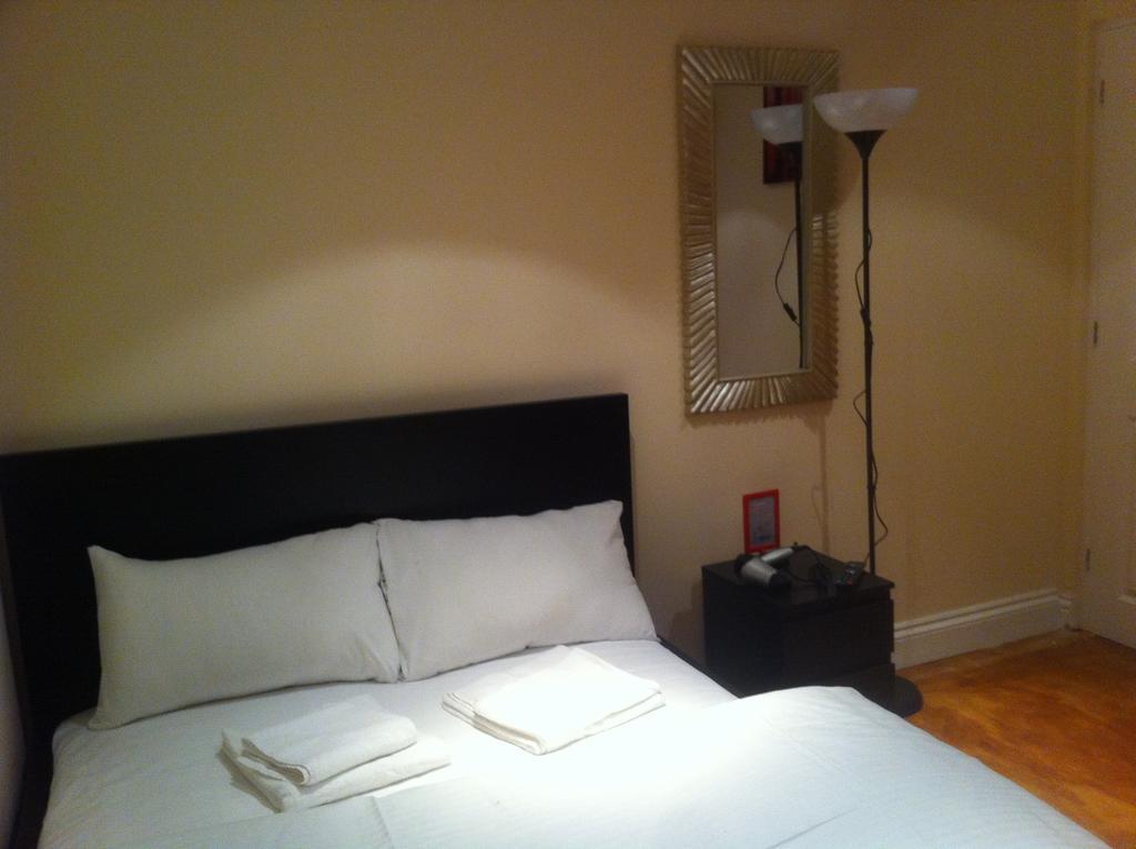 The Greyhound Cottage Chigwell Phòng bức ảnh