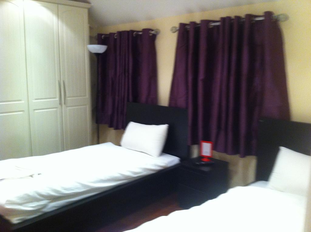 The Greyhound Cottage Chigwell Phòng bức ảnh