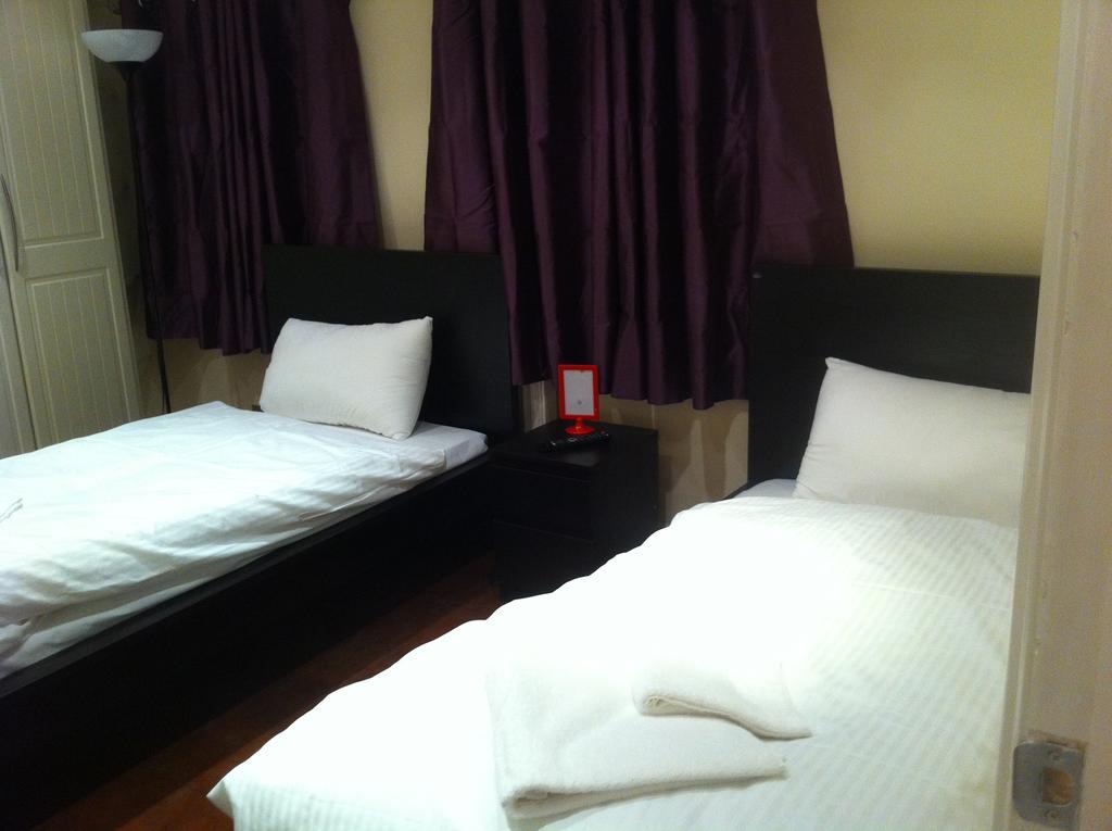 The Greyhound Cottage Chigwell Phòng bức ảnh