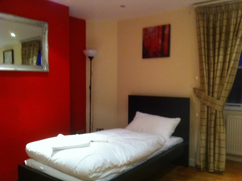The Greyhound Cottage Chigwell Phòng bức ảnh