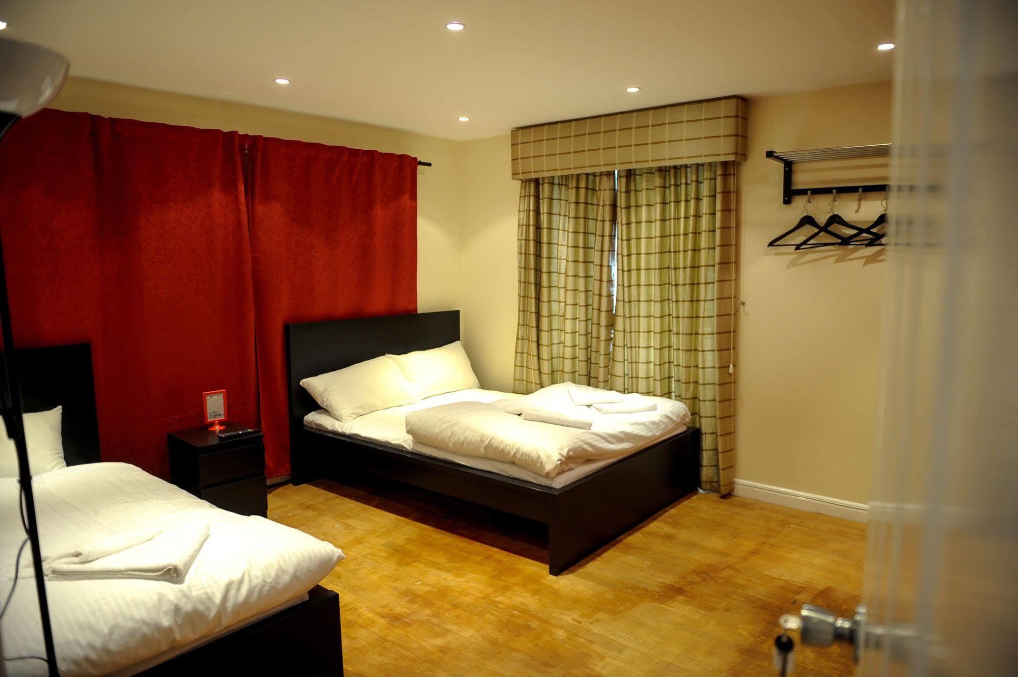 The Greyhound Cottage Chigwell Ngoại thất bức ảnh