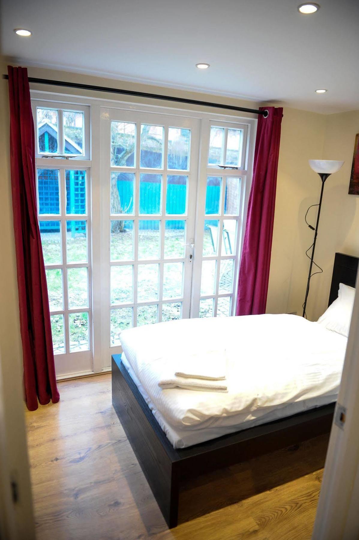 The Greyhound Cottage Chigwell Ngoại thất bức ảnh