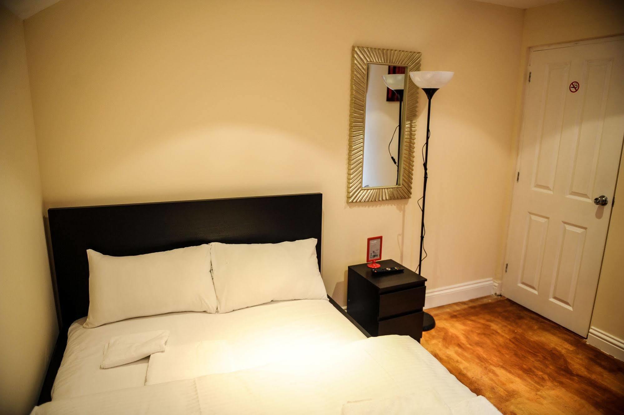 The Greyhound Cottage Chigwell Ngoại thất bức ảnh